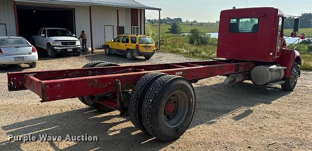 Image of Kenworth T300 equipment image 4