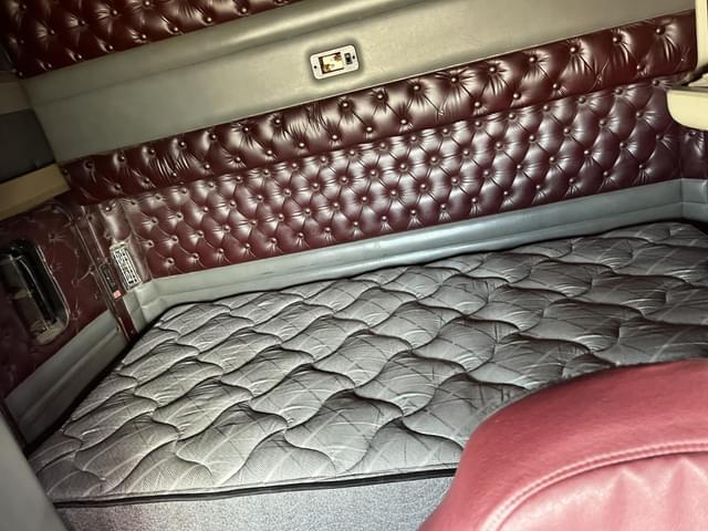 Image of Kenworth T600 equipment image 4