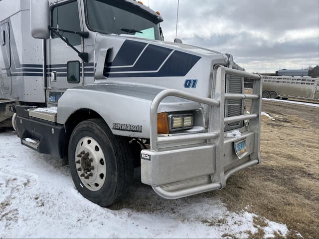 Image of Kenworth T600 equipment image 1