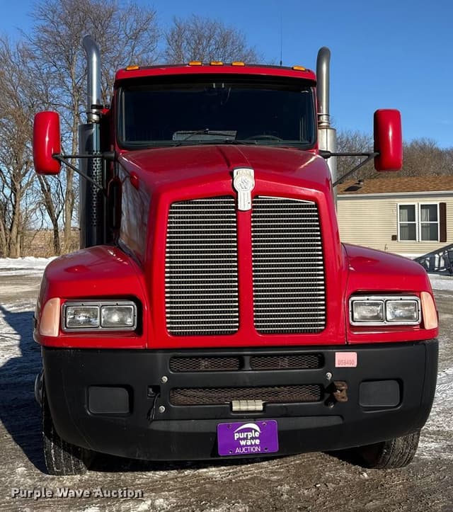 Image of Kenworth T600 equipment image 1