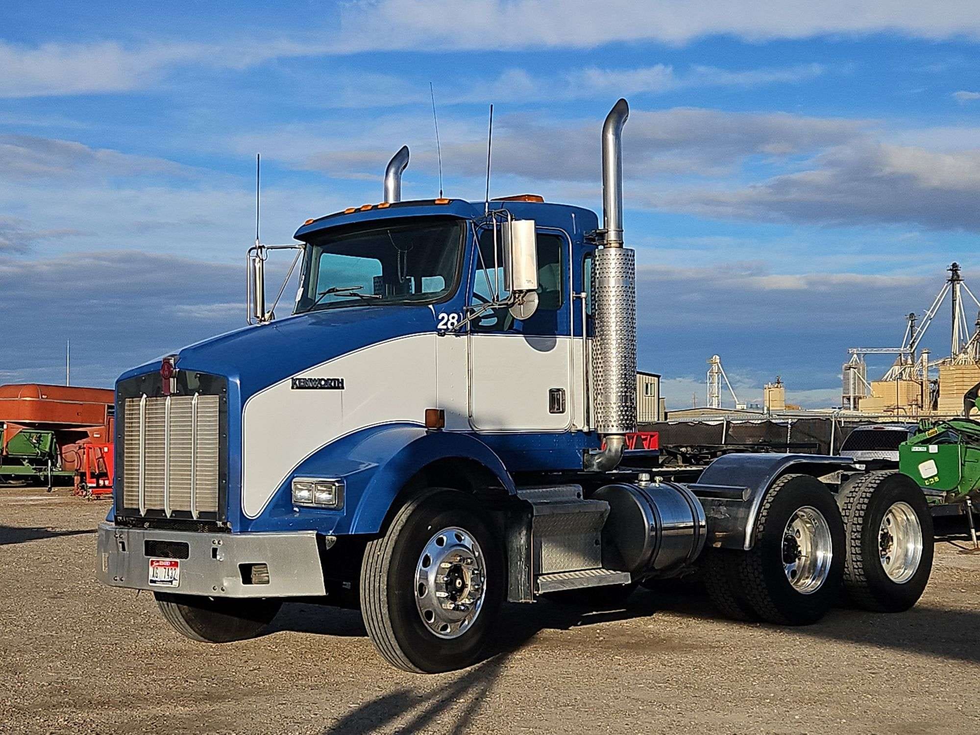 Main image Kenworth T800