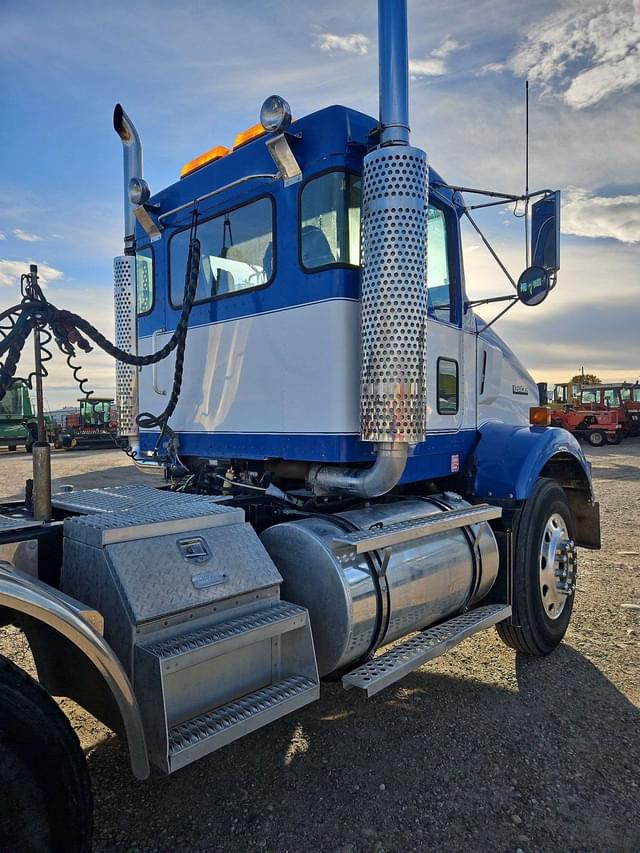 Image of Kenworth T800 equipment image 4