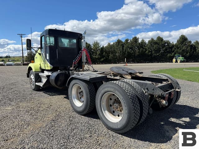 Image of Kenworth T800 equipment image 2