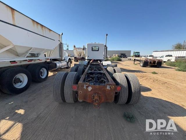 Image of Kenworth T800 equipment image 3