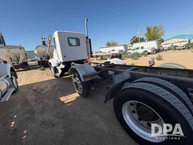Image of Kenworth T800 equipment image 4