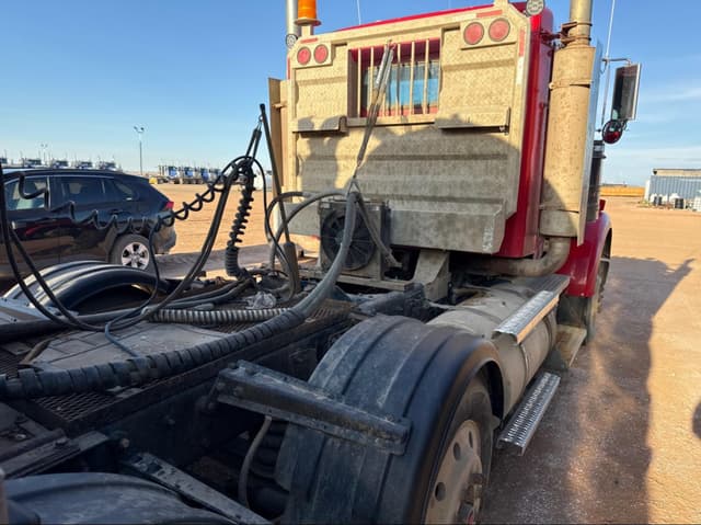 Image of Kenworth W900 equipment image 4