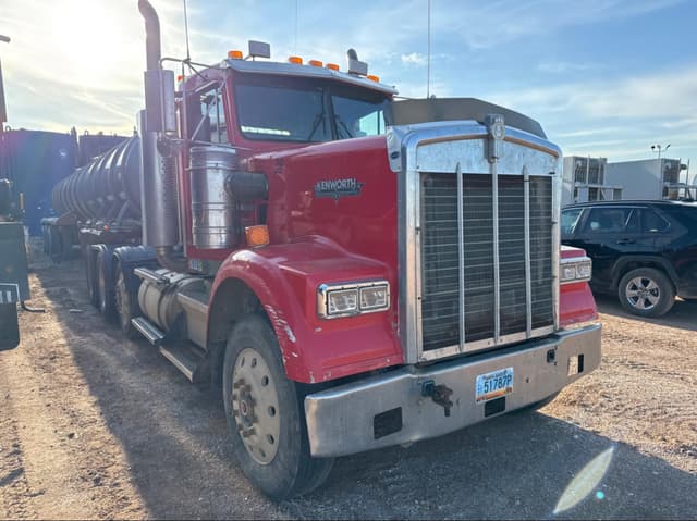 Image of Kenworth W900 equipment image 1