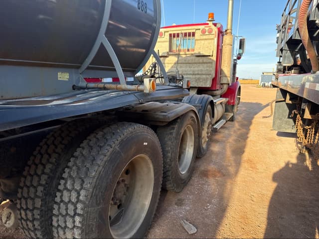 Image of Kenworth W900 equipment image 3