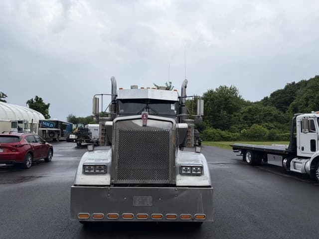 Image of Kenworth W900 equipment image 3