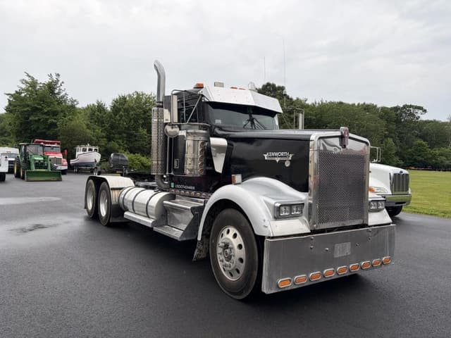 Image of Kenworth W900 equipment image 1