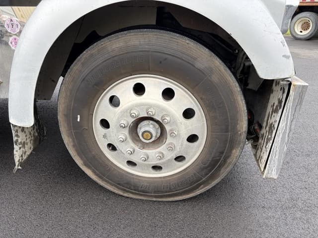 Image of Kenworth W900 equipment image 4