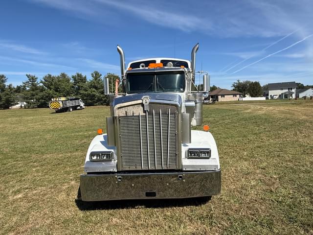 Image of Kenworth W900 equipment image 2