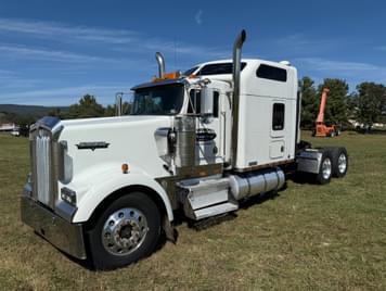 Main image Kenworth W900