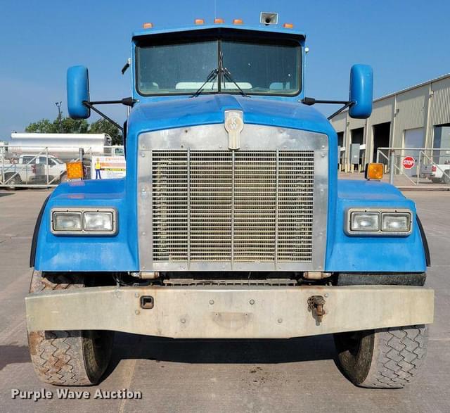 Image of Kenworth W900B equipment image 1