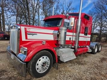Main image Kenworth W900L