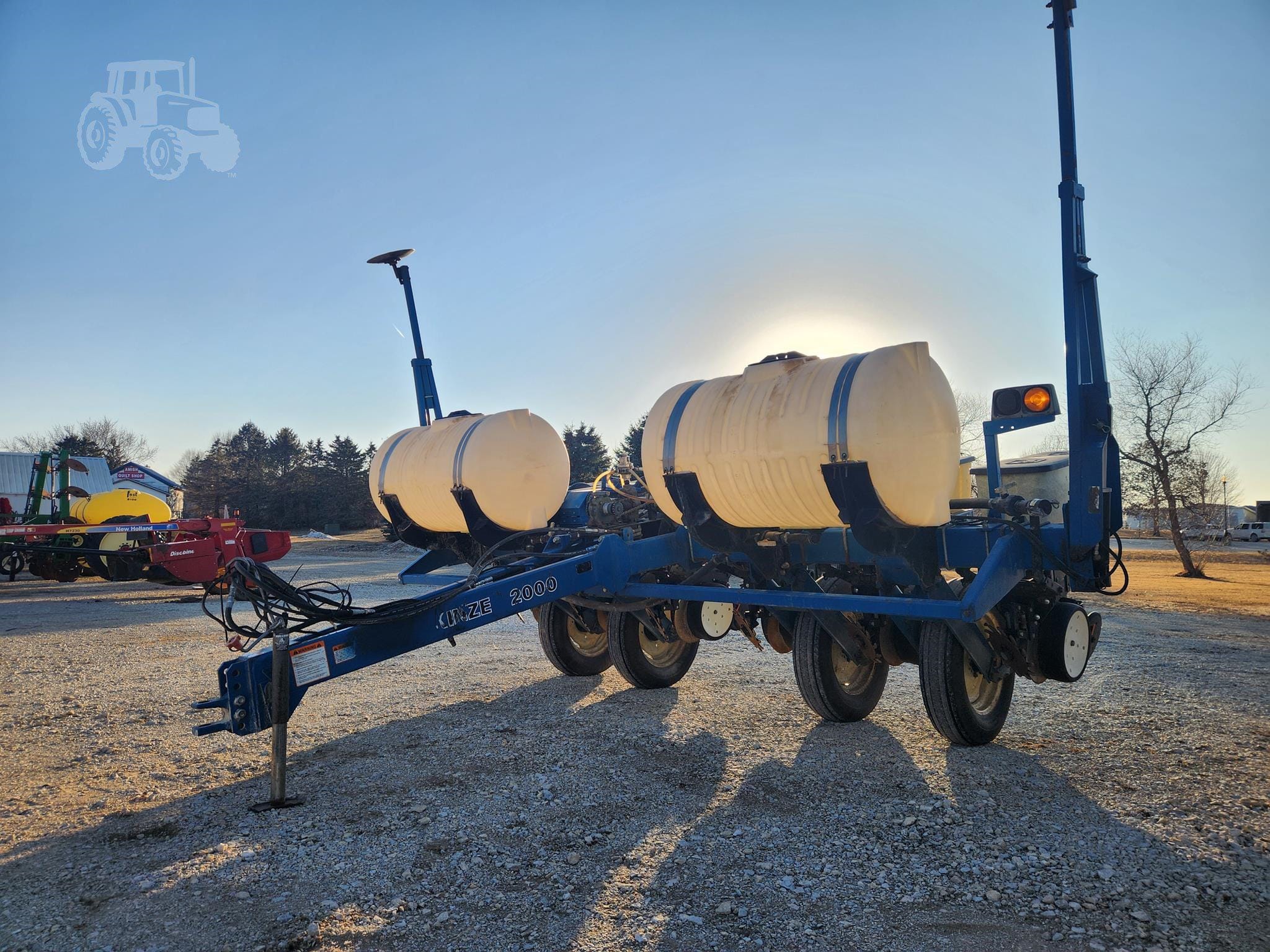 1998 Kinze 2000 Equipment Image0