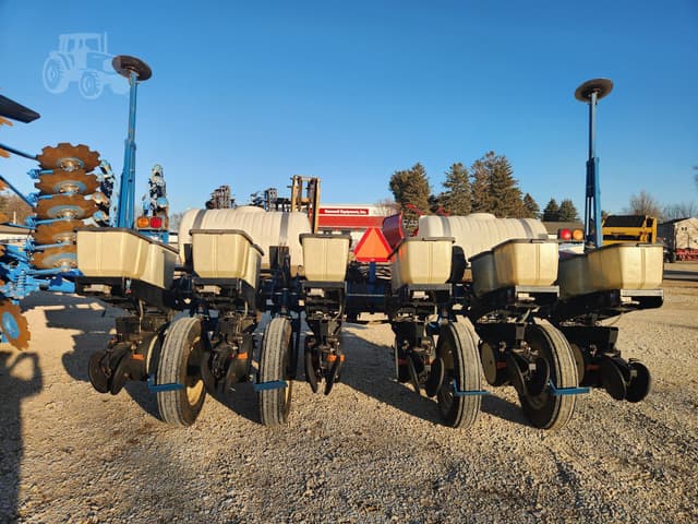 Image of Kinze 2000 equipment image 3