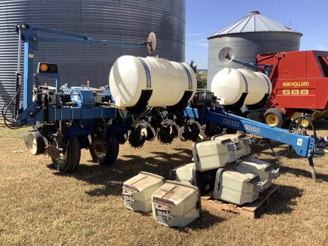 Image of Kinze 2000 equipment image 3