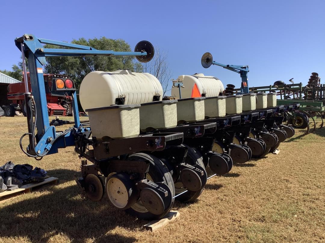 Image of Kinze 2000 Primary image