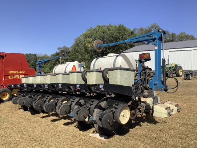 Image of Kinze 2000 equipment image 1