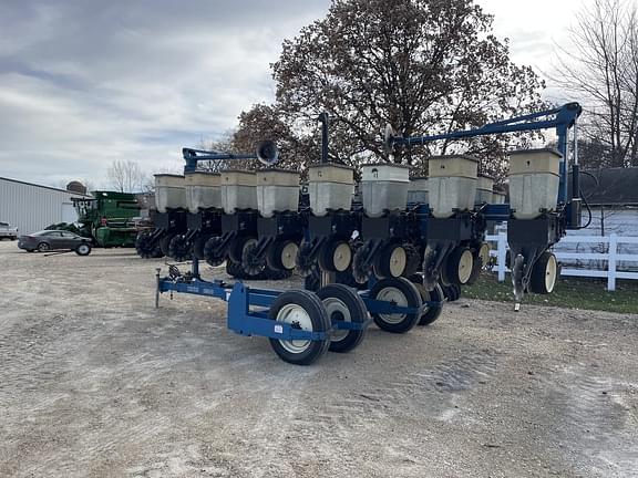 1998 Kinze 2500 Equipment Image0