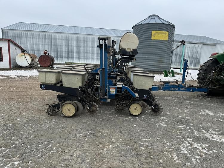 Main image Kinze 2500 9