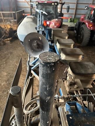 Image of Kinze 2600 equipment image 3