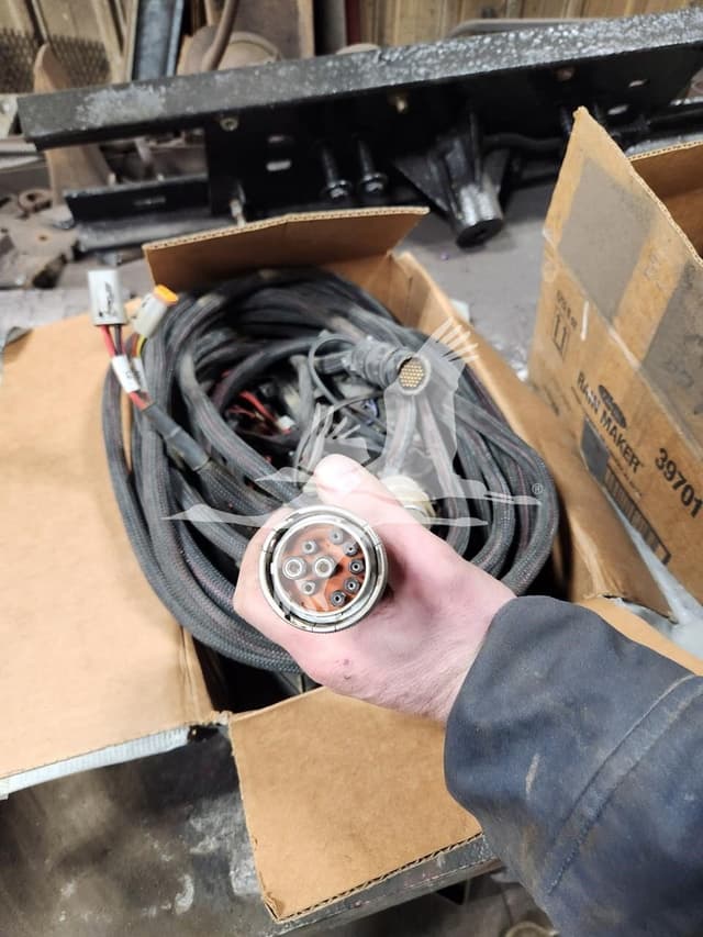 Image of Kinze 2600 equipment image 3