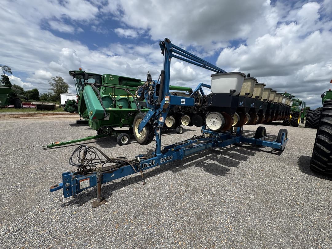 Image of Kinze 2600 Primary image