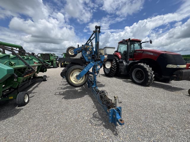 Image of Kinze 2600 equipment image 4