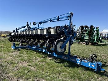 1998 Kinze 2600 Equipment Image0