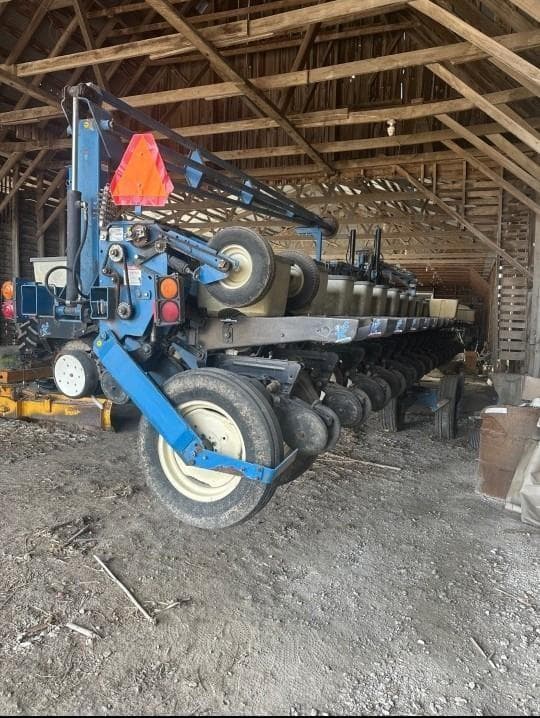 Image of Kinze 2600 equipment image 1