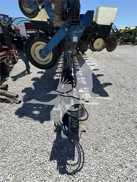 Image of Kinze 2600 equipment image 1