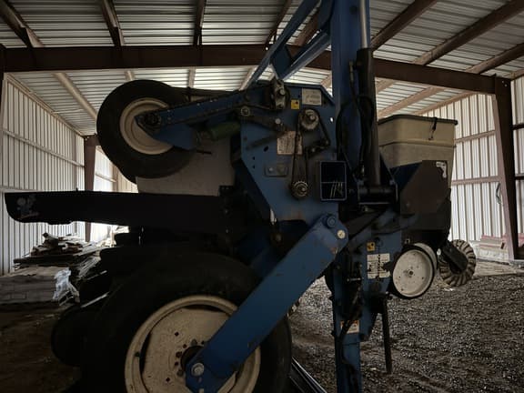 Image of Kinze 2600 equipment image 4
