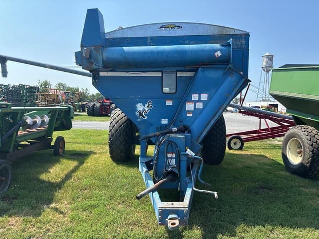 Image of Kinze 640 equipment image 1