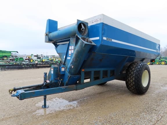 Image of Kinze 840 equipment image 3