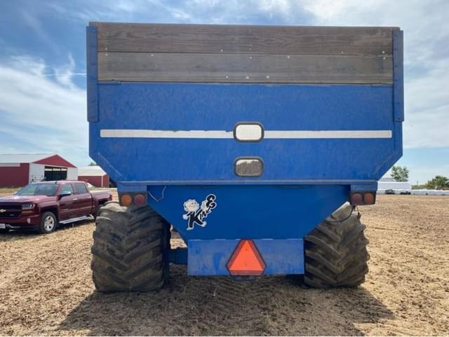 Image of Kinze 840 equipment image 2