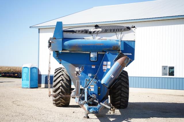 Image of Kinze 840 equipment image 1