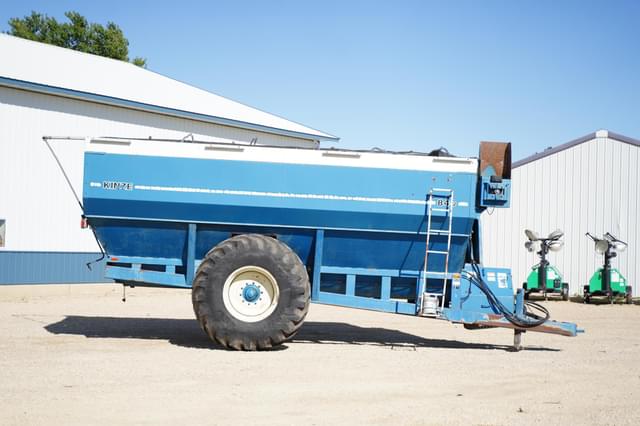 Image of Kinze 840 equipment image 3