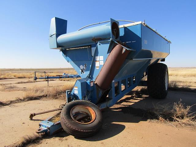 Image of Kinze 840 equipment image 1