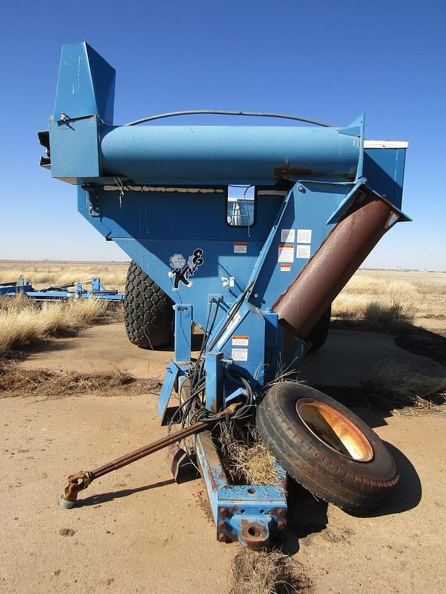 Image of Kinze 840 equipment image 2