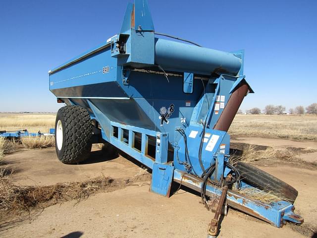 Image of Kinze 840 equipment image 4