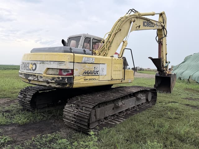 Image of Kobelco SK200LC equipment image 4
