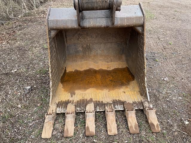 Image of Komatsu PC200LC-6LE equipment image 4