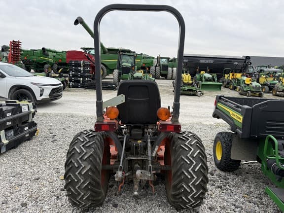 Image of Kubota B7300 equipment image 3