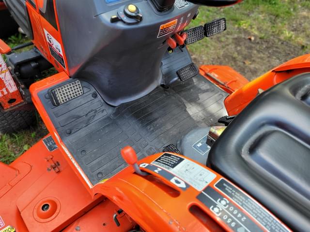 Image of Kubota B7300 equipment image 2