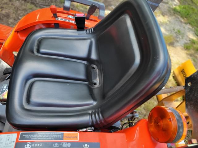 Image of Kubota B7300 equipment image 1