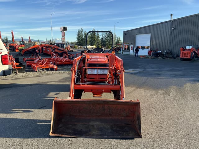 Image of Kubota L2900DT equipment image 2