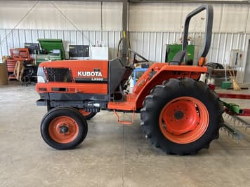Main image Kubota L3300