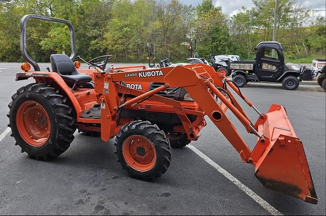 Image of Kubota L3300 equipment image 4